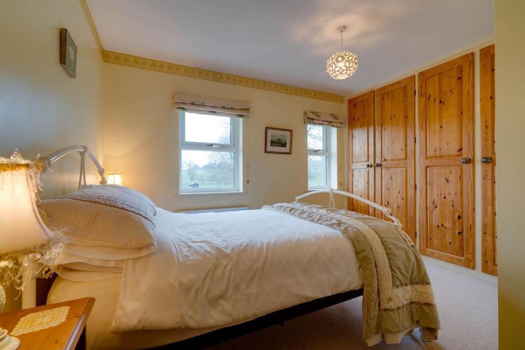 Barley Cottage Whittington  Buitenkant foto