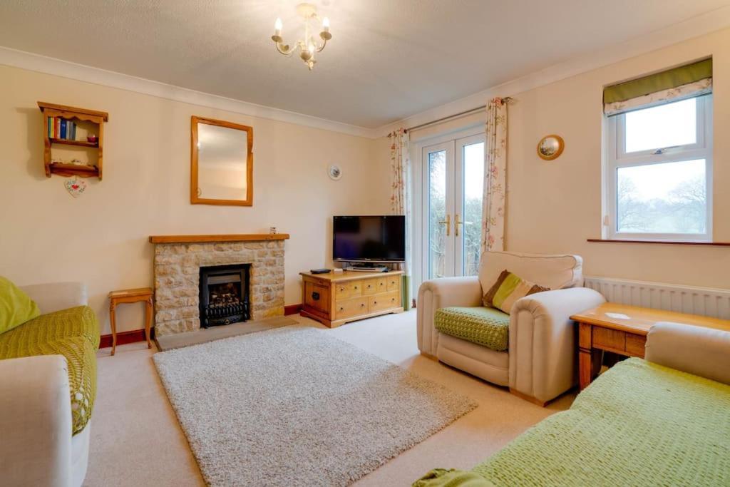 Barley Cottage Whittington  Buitenkant foto