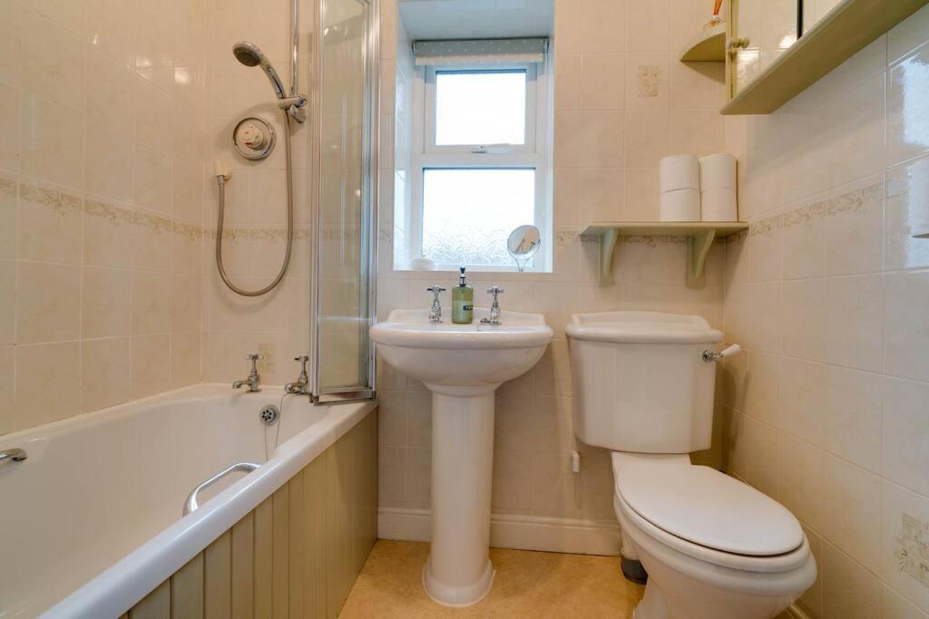 Barley Cottage Whittington  Buitenkant foto