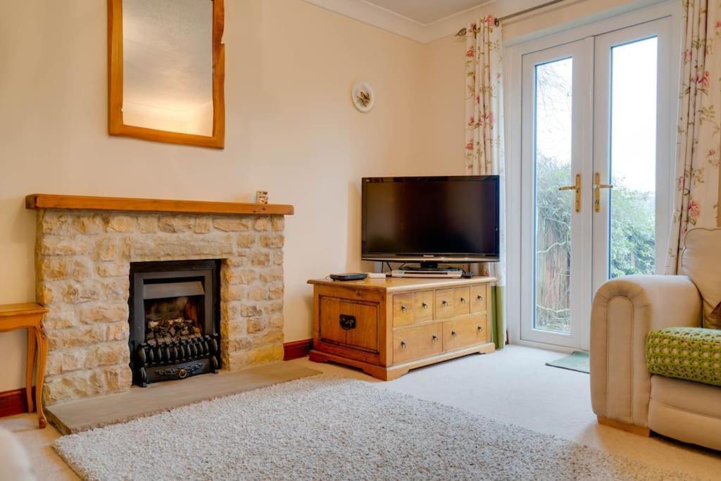 Barley Cottage Whittington  Buitenkant foto